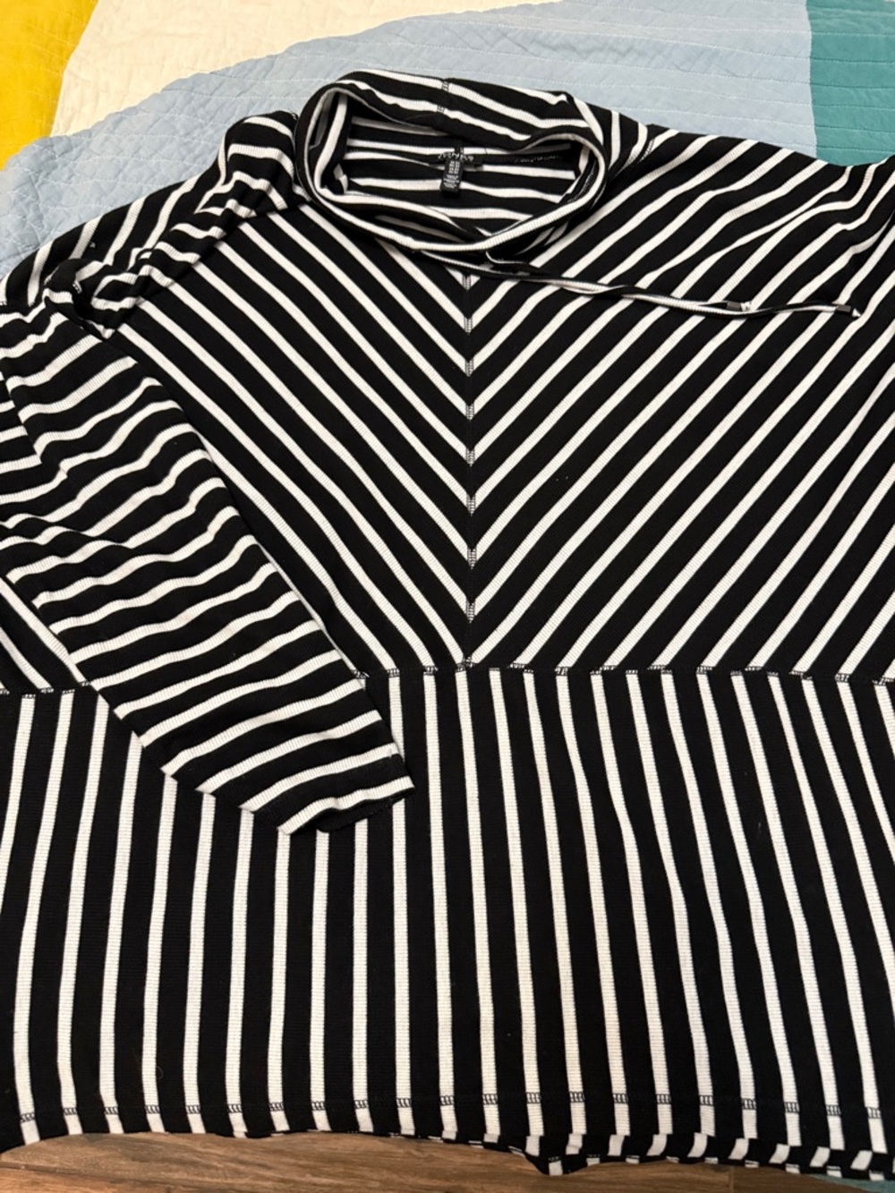 Jones New York Black and White Striped Knit Top